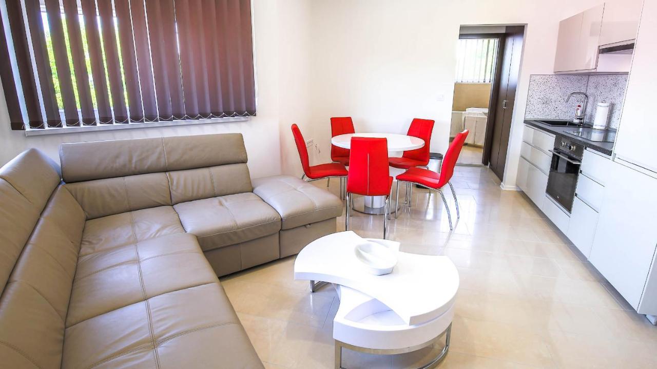 White Apartman שיופוק מראה חיצוני תמונה