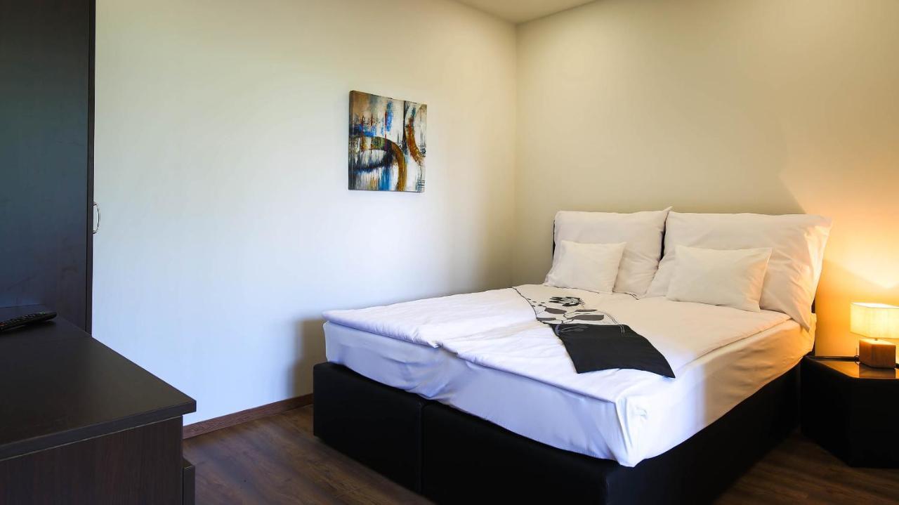 White Apartman שיופוק מראה חיצוני תמונה