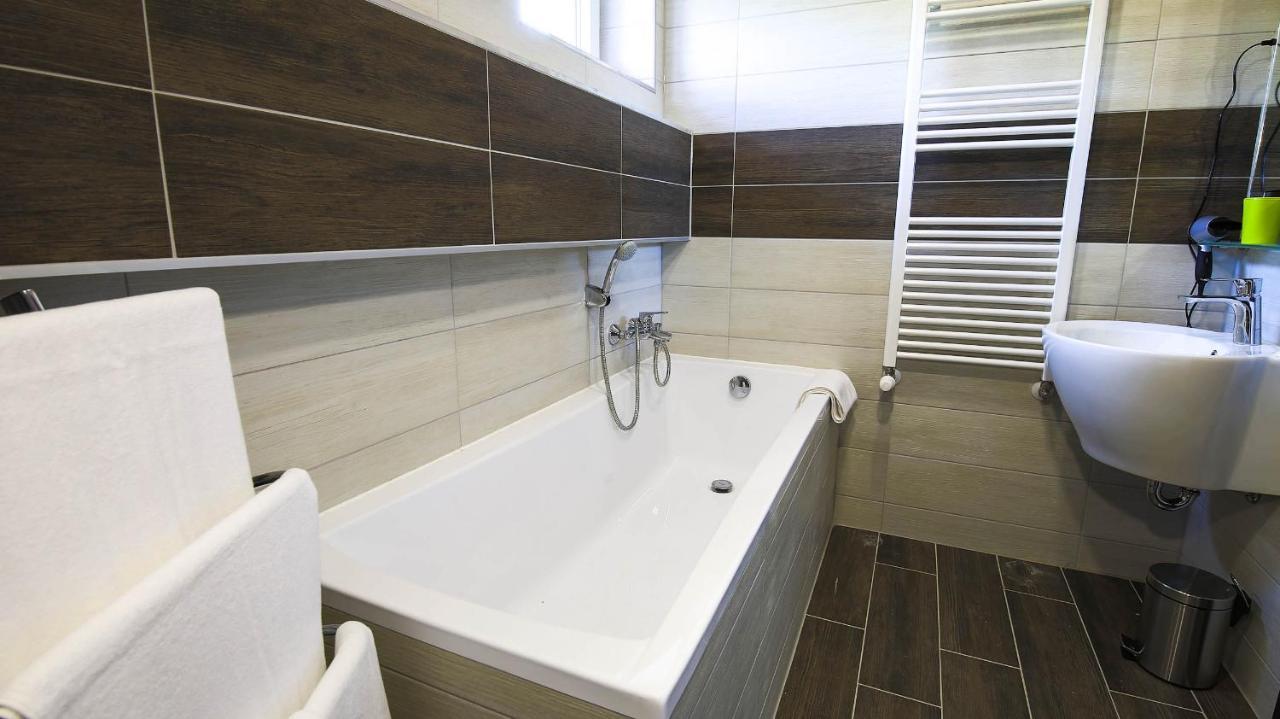 White Apartman שיופוק מראה חיצוני תמונה