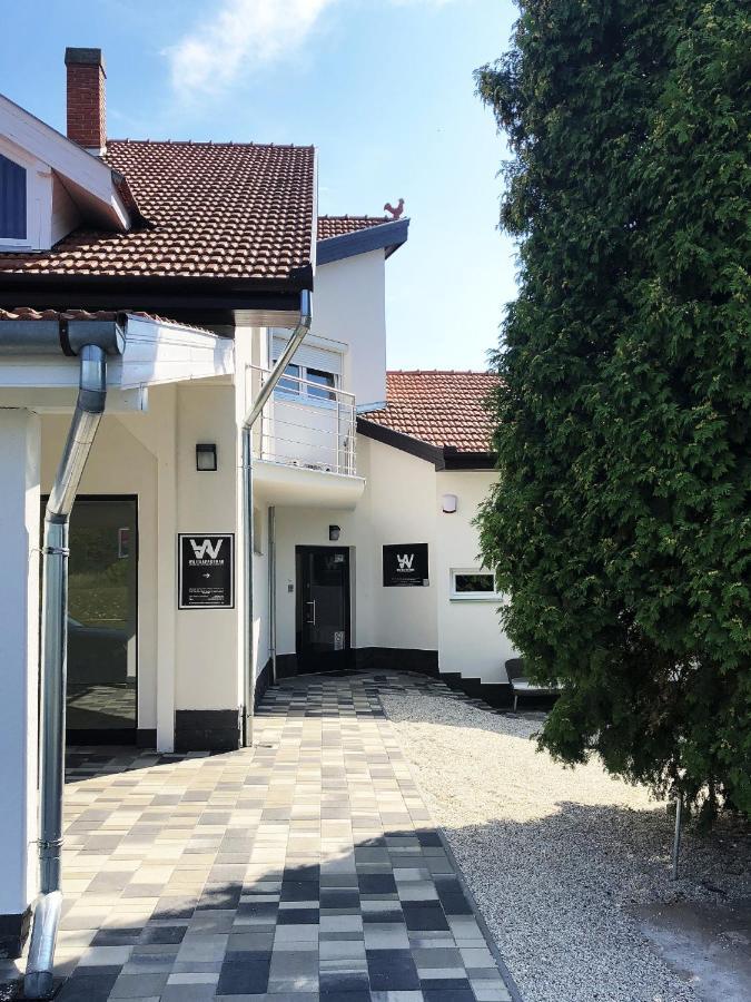 White Apartman שיופוק מראה חיצוני תמונה