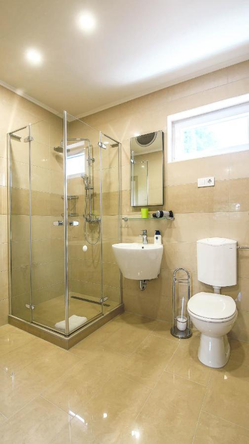 White Apartman שיופוק מראה חיצוני תמונה